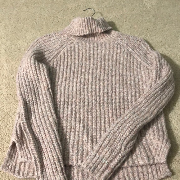 Pink Sweater - Picture 1 of 4